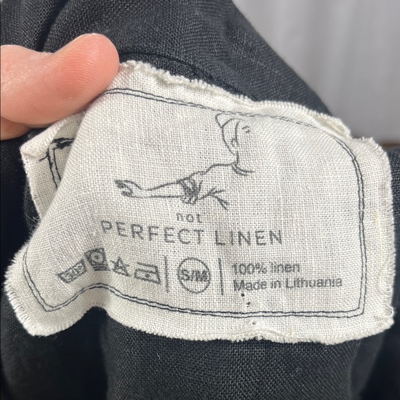 Not Perfect Linen Button Down Blouse in Black. - Picture 5 of 5